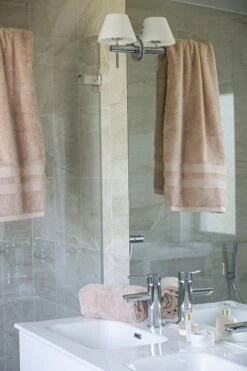 Mille Notti Fontana EKO Badetuch Powder Pink, 70x140 Cm -Mille Notti 0d2c3bc8 e0f2 42fd ba78 b66becf9246b 1