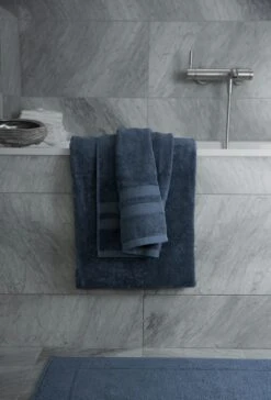 Mille Notti Fontana EKO Badetuch Dunkelblau, 100x150 Cm -Mille Notti df37e301 2a05 4029 b52a d5a59ba7e661