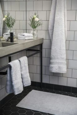 Mille Notti Fontana EKO Badetuch Hellgrau, 100x150 Cm -Mille Notti mille notti fontana handtuch 100x150cm hellgrau eko 8 2