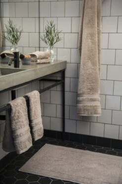 Mille Notti Fontana Handtuch 30x50cm, Hellbraun EKO -Mille Notti mille notti fontana handtuch 30x50cm hellbraun eko 3